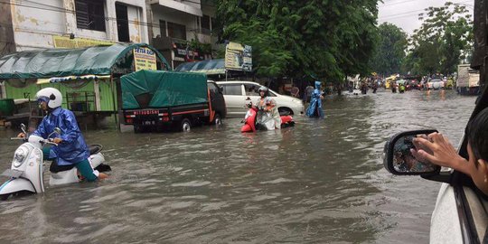 Hujan deras, Surabaya dikepung banjir