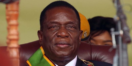 Semringah Emmerson Mnangagwa jadi presiden baru Zimbabwe