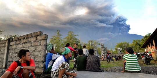 Gunung Agung erupsi, 22 penerbangan di Ngurah Rai dibatalkan