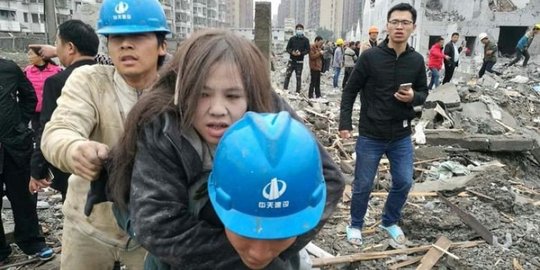 Ledakan di China runtuhkan gedung, 30 orang luka