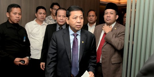 Roy Suryo sarankan DPR dengar suara rakyat terkait posisi Novanto