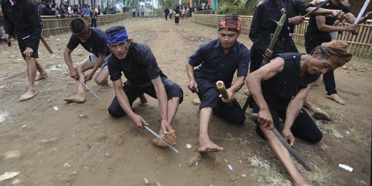 Nasib tragis 14 murid debus, tangan melepuh usai gagal kebal