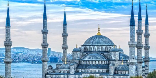 Megahnya Masjid Biru, Kembaran Hagia Sophia di Istanbul