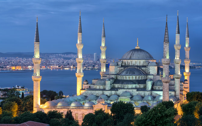 Kemegahan Masjid Biru kembaran Hagia Sophia di Istanbul 