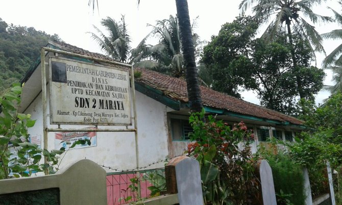 sd di banten yang nyaris ambruk