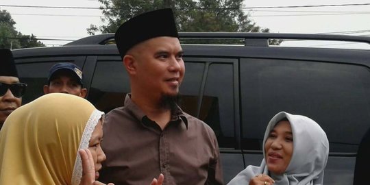 Jadi tersangka, Dhani klaim banyak yang ingin jadi kuasa hukumnya