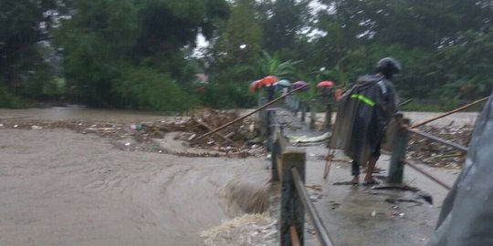 Anak Sungai Bengawan Solo meluap, ratusan rumah di Klaten terendam