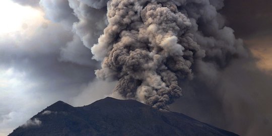 Erupsi Gunung Agung, ini 10 bandara alternatif