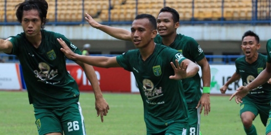 Irfan Jaya raih gelar pemain terbaik Liga 2