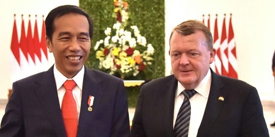 Jokowi akan serahkan piringan hitam Metallica dari PM Denmark ke KPK