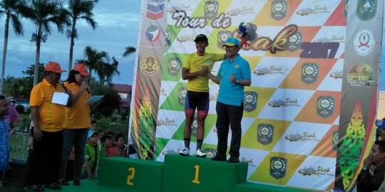 Pebalap Indonesia juara 1 etape pertama Tour de Siak