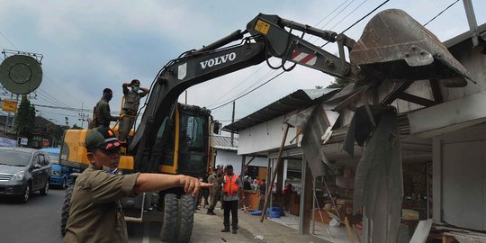 Tak ada IMB, ratusan bangunan di Bojonggede dibongkar Satpol PP