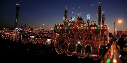 Gemerlap malam di Pakistan sambut perayaan Maulid Nabi