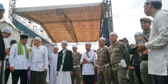 Di depan jemaah Maulid Nabi, Anies bersyukur Monas bisa 