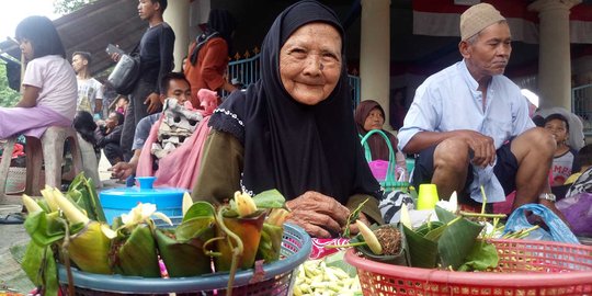 Lestarikan budaya, Mbah Suto tak ingin kebiasaan kunyah kinang hilang