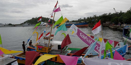 Nelayan hias perahu untuk meriahkan Sail Sabang 2017