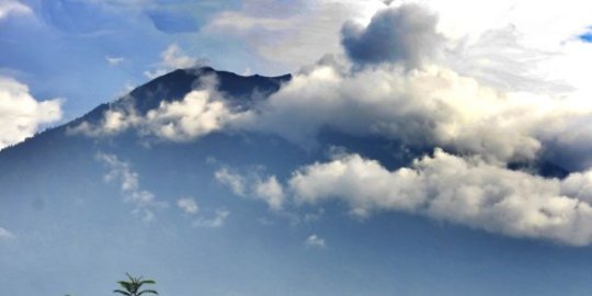 OJK kaji relaksasi kredit nasabah terdampak erupsi Gunung Agung