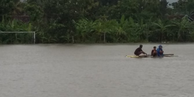 Dampak banjir  warga Imogiri kesulitan air  bersih 