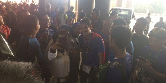 Pakai kostum Superman, Wagub Sandiaga lari 5 kilometer di Lippo Mall Puri