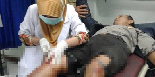 Bubarkan tawuran, dua polisi di Pondok Gede luka dibacok warga