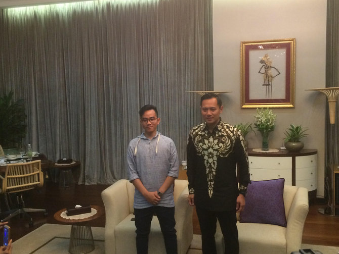 agus yudhoyono bersama gibran di istana