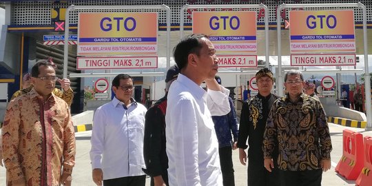 Jokowi resmikan Tol Soroja: Bandung-Soreang dulu 1,5 jam, kini cuma 12 menit