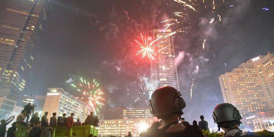 Acara malam tahun baru di Jakarta, dari nikah massal sampai panggung hiburan