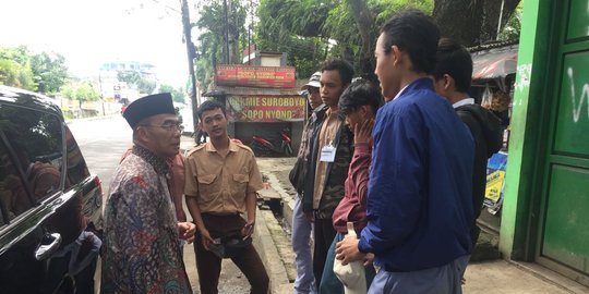 Mau rapat dengan Jokowi, Mendikbud tegur siswa SMK merokok di pinggir jalan