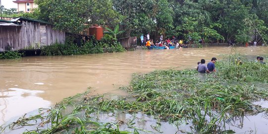 Bantu teman yang terpeleset, Yasin malah hanyut terbawa arus