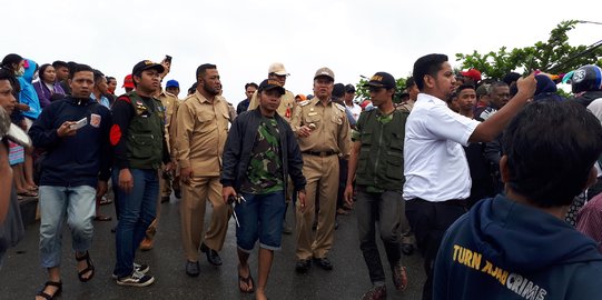 Ibunda terus menangis, tim SAR diminta maksimal cari bocah SMP terseret arus sungai