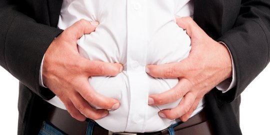 kenapa kamu harus duduk saat makan? ini dia 7 alasannya