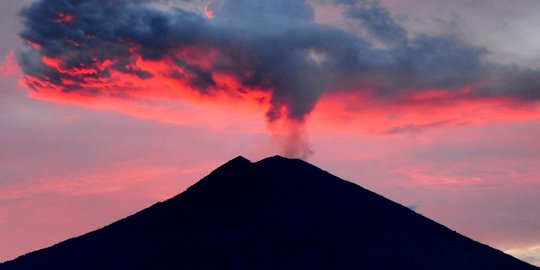 Hari ini, Gunung Agung 2 kali gempa tremor hingga overscale