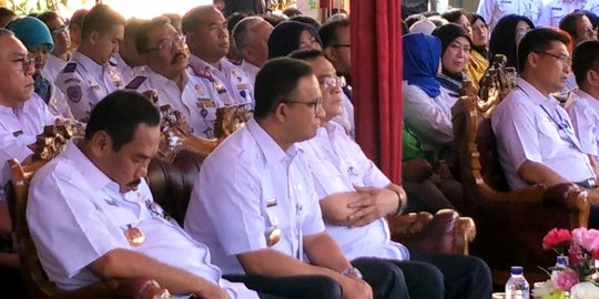 Dengarkan lantunan Alquran, Anas Effendi tidur di samping Anies