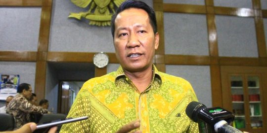 Anggota Fraksi Gerindra ini bantah walk out karena aksi lobi Arief Hidayat ke DPR