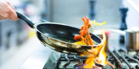 7 pekerjaan rumah tangga yang bisa bakar lebih dari 100 kalori, apa saja?