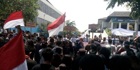 Buntut penggusuran paksa di lahan pembangunan NYIA, kantor Angkasa Pura I didemo