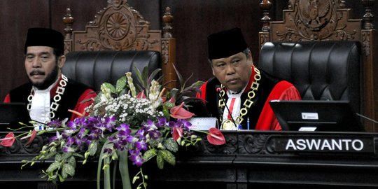 Restu untuk Arief Hidayat di tengah isu manuver politik amankan jabatan Ketua MK
