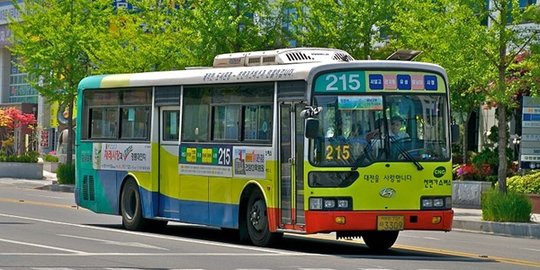 Kemenhub ingin ada 'pramugari' dalam bus guna layani penumpang