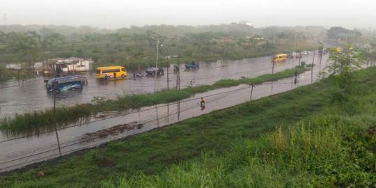 Komisi V minta Kemenhub relokasi jalur kereta api Porong karena selalu kena banjir