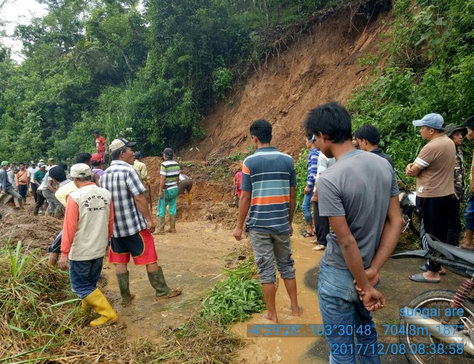 banjir bandang dan longsor di ogan komering ulu selatan