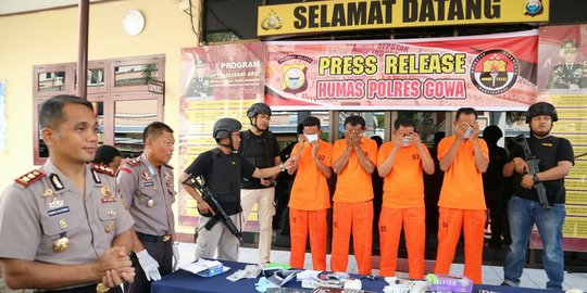 Polres Gowa tangkap spesialis pencuri motor di jalan, 25 lembar STNK disita