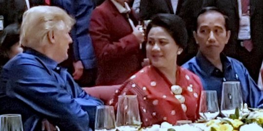 Trump ajak Iriana berbincang saat makan malam, Jokowi bilang 'Saya lihatin terus'