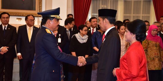 Pelantikan Marsekal Hadi Tjahjanto menjadi Panglima TNI
