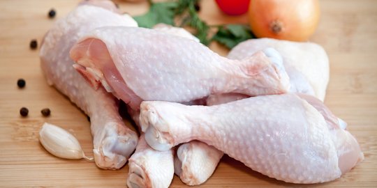 Bupati siapkan Rp 8 M turunkan harga ayam yang tembus Rp 1 juta per ekor