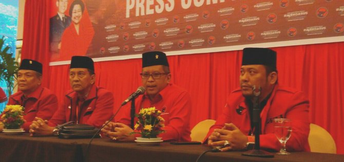 sekjen pdip hasto kristiyanto di raker pdip sumsel