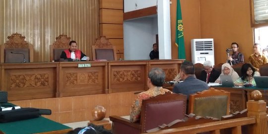 Kubu setnov bawa ahli hukum pidana & tata negara di sidang praperadilan