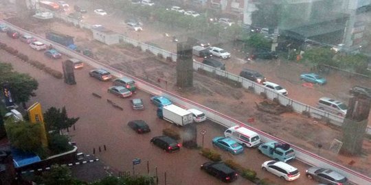 Sandiaga tanggapi banjir Jakarta: Allah lagi kirim hujan