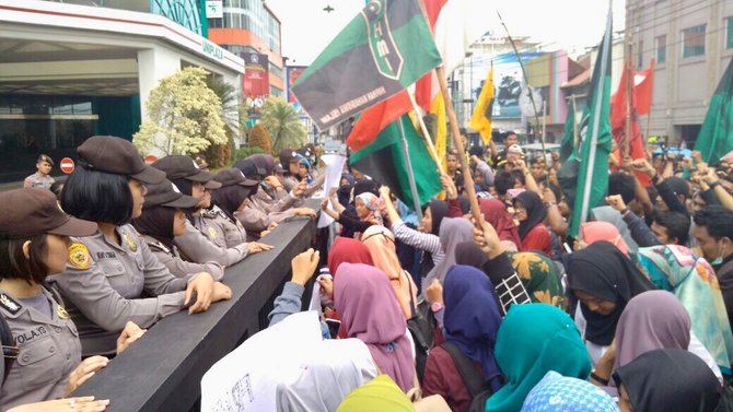 protes trump di medan