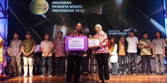 Apresiasi pewarta pariwisata, Menpar Arief beri penghargaan APWI 2017