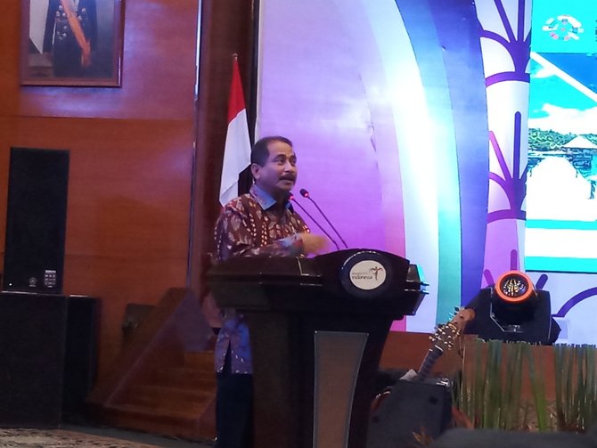 menpar arief yahya beri peghargaan apwi 2017